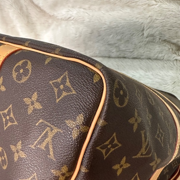 Louis Vuitton Keepall Bandoulière 50 - Picture 13 of 16